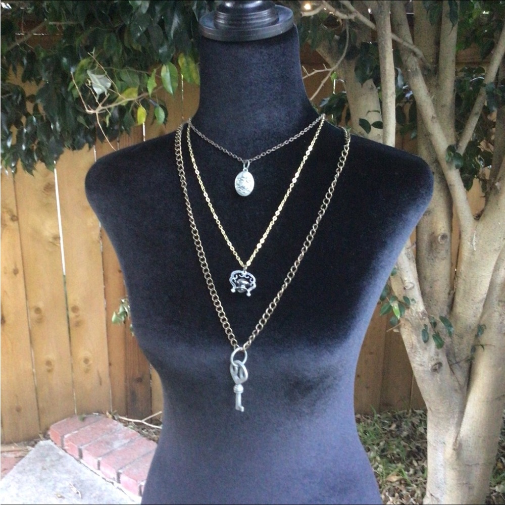 Twilight Breaking Dawn Alice’s Necklace, NWOT